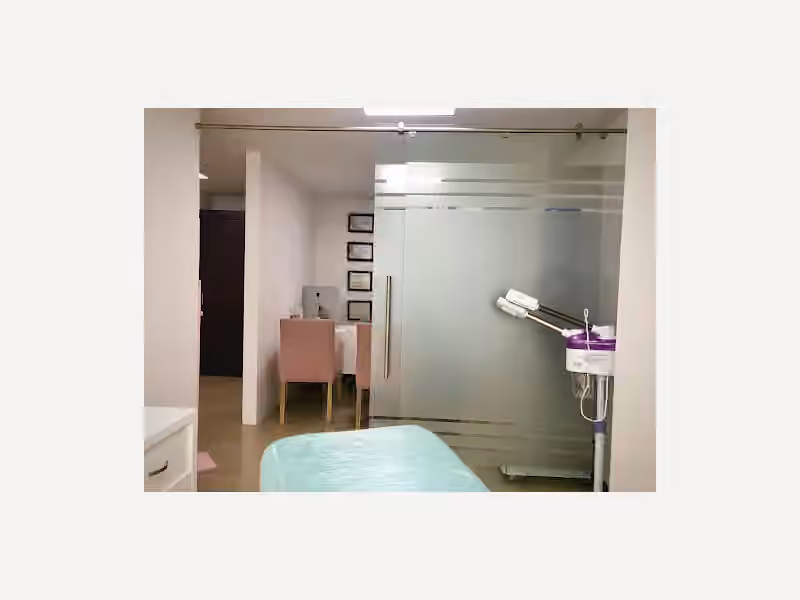 DRA MONICA BEDON MEDICINA ESTETICA - Botox Manizales - Perfilamiento de Labios - Otomodelaciòn - Lobuloplastia - Sueroterapia